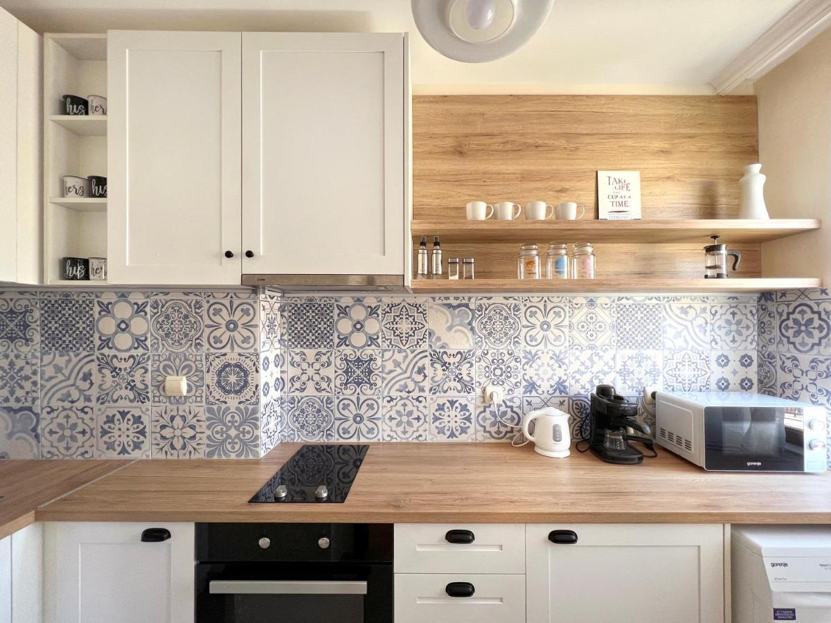 Lovely Apartment With Balcony In Pomorie Old Town By Flat Mаnаger Eksteriør bilde